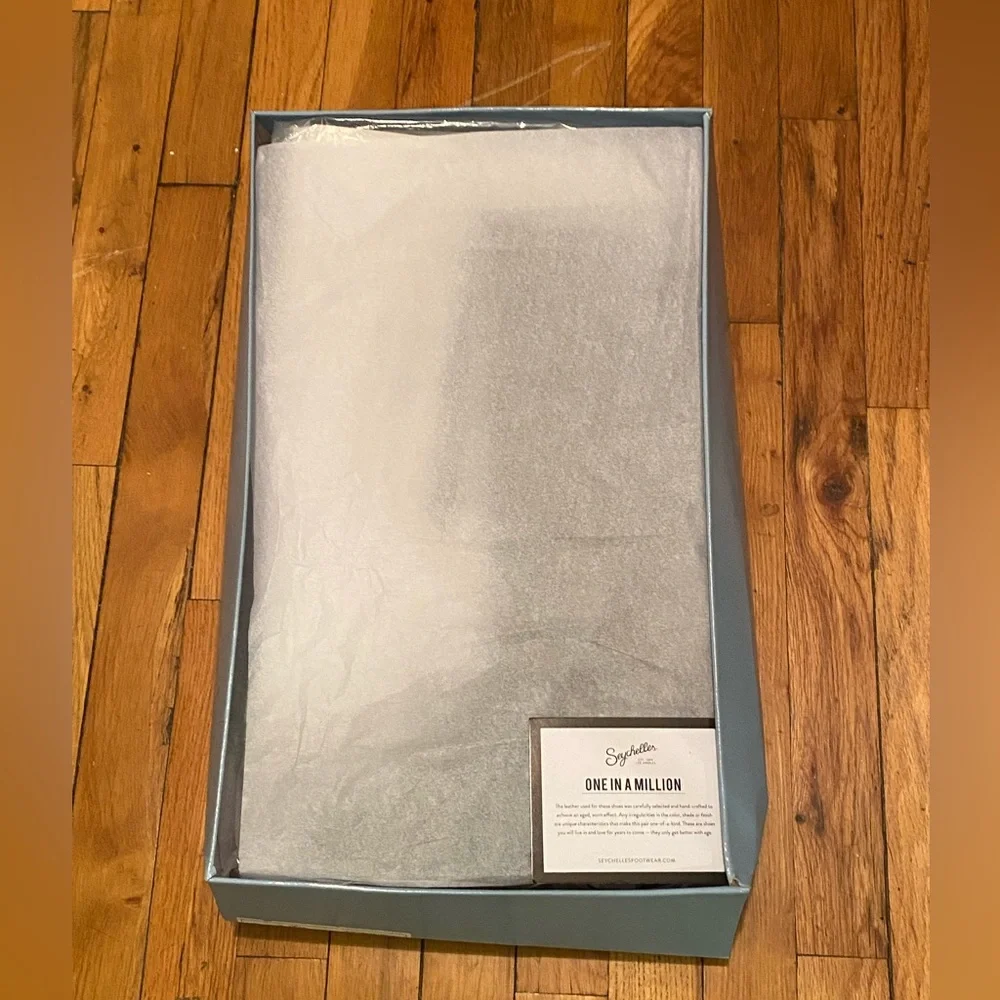 Suede Seychelles “You Or Me” tall boots. NWT, never worn, in original box. - Picture 12 of 12